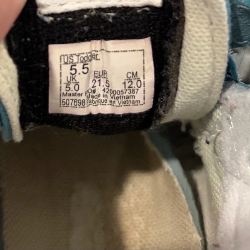 Vans - Picture 5 of 5